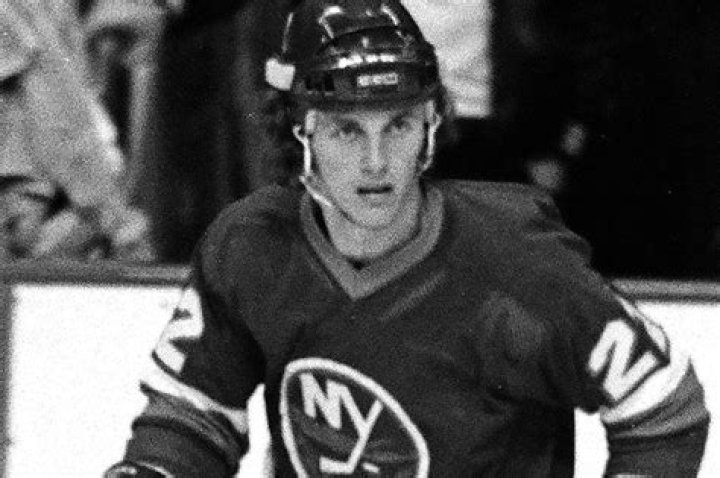 
NHL Legend Mike Bossy Might Have Had A Smoking Habit, New Lung Cancer Diagnosis Leaves New Questions 